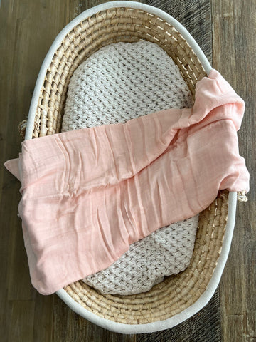 NEWBORN BABY WRAP; BABY SWADDLE; SYDNEY BABYWARE; AUSTRALIAN BABY STORE; NEWBORN BABY SWADDLE; BABY SWADDLE; NEWBORN GIFTBOX; NEWBORN BABY GIFTS; GIFTS FOR NEW BORN BABY; BABY BLANKET; BABY BASSINET SWADDLE; 